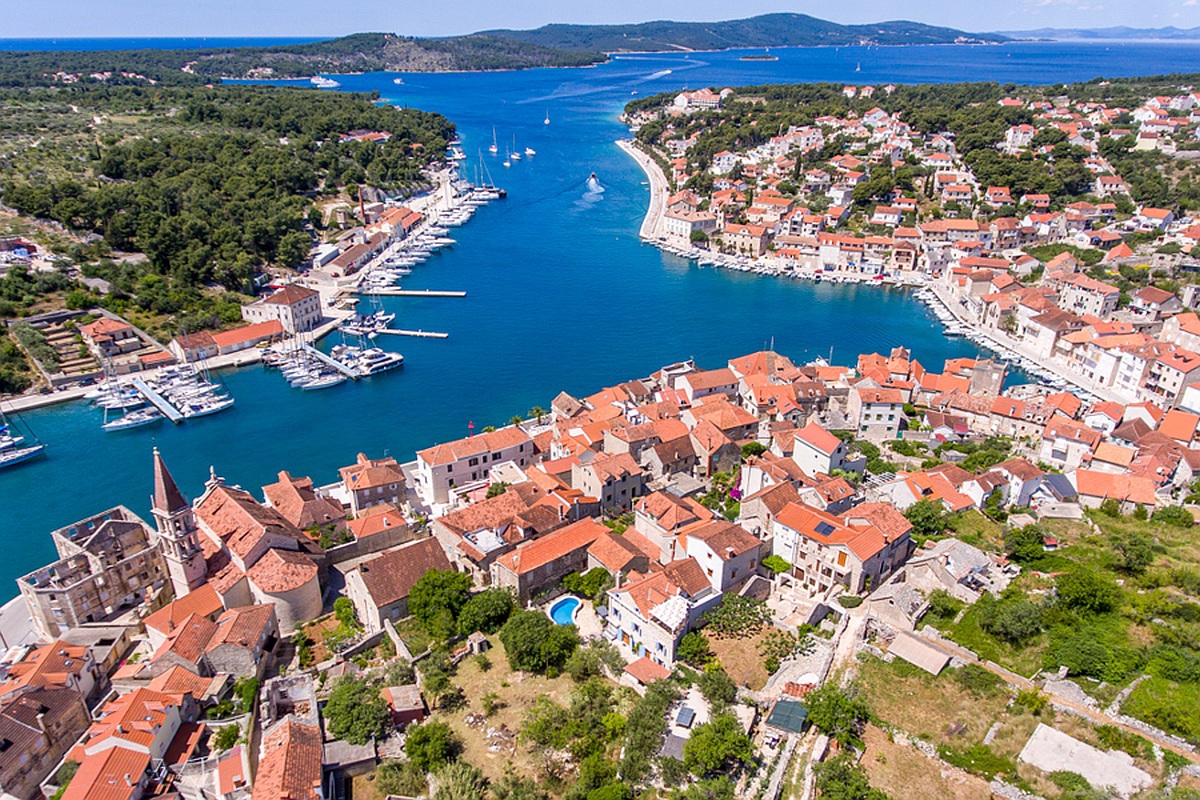 Land For sale - SPLITSKO-DALMATINSKA BRAČ