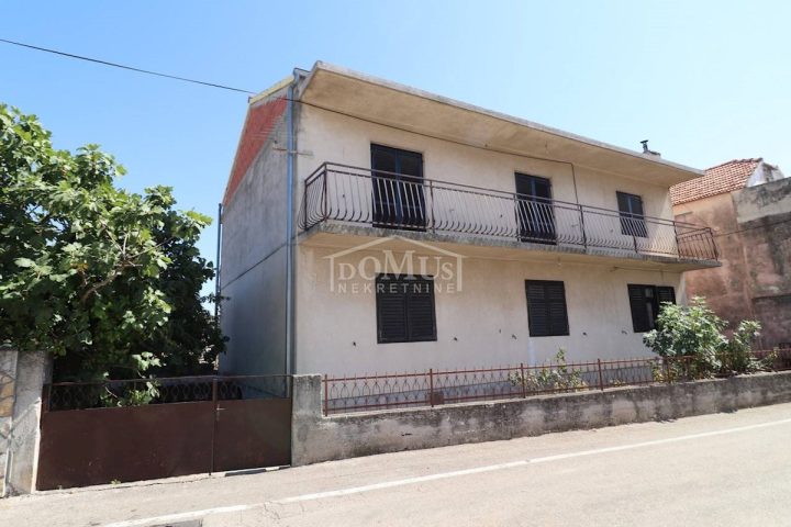 House for sale 208 m² – Pirovac