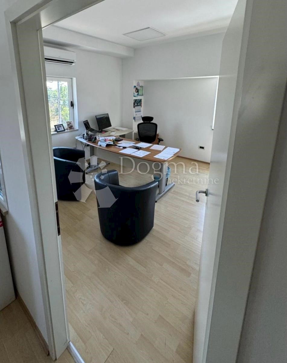 Business premises For rent - PRIMORSKO-GORANSKA ČAVLE