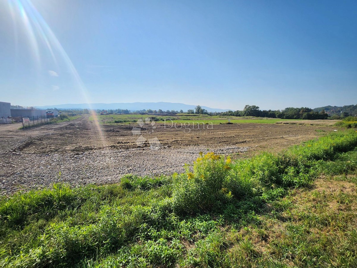 Land For sale VELIKO TRGOVIŠĆE