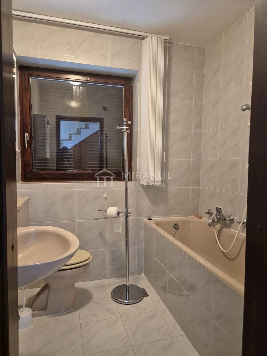 Apartment Zu verkaufen - ŠIBENSKO-KNINSKA PIROVAC