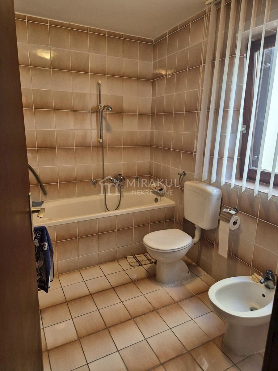 Apartment Zu verkaufen - ŠIBENSKO-KNINSKA PIROVAC