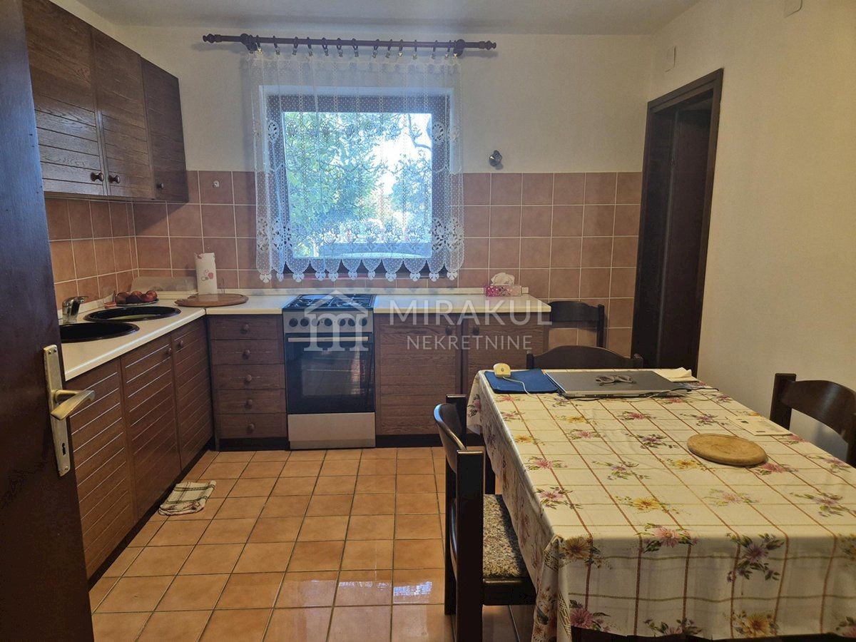 Apartment Zu verkaufen - ŠIBENSKO-KNINSKA PIROVAC