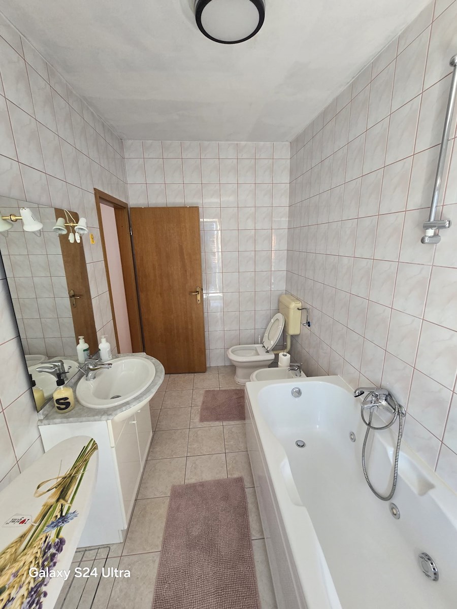 Apartma Za najem - SPLITSKO-DALMATINSKA KAŠTELA