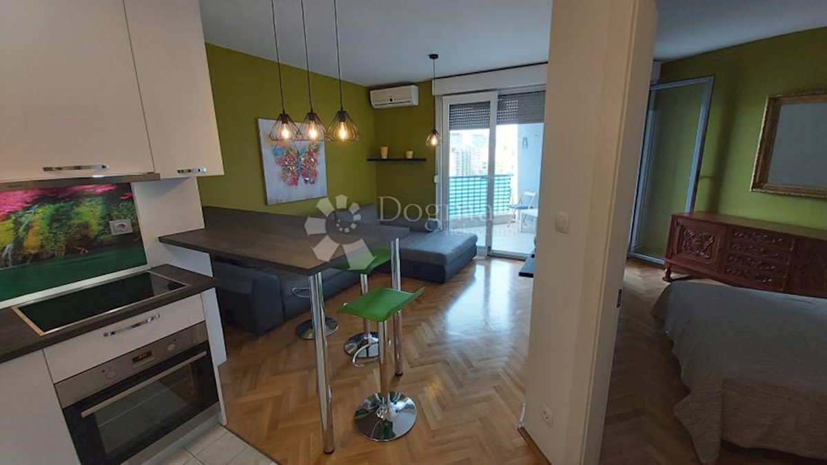 Apartmán Na predaj - SPLITSKO-DALMATINSKA SPLIT