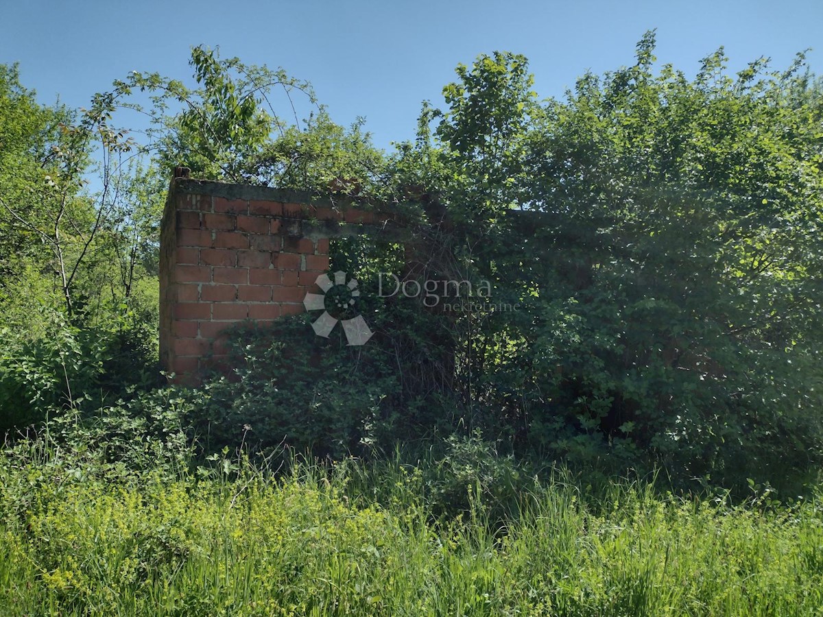 Maison À vendre - SISAČKO-MOSLAVAČKA GVOZD