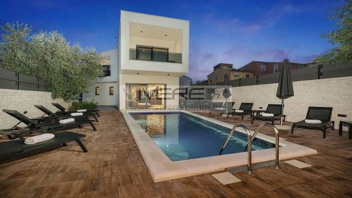 Kuća na prodaju 160 m² – Vodice