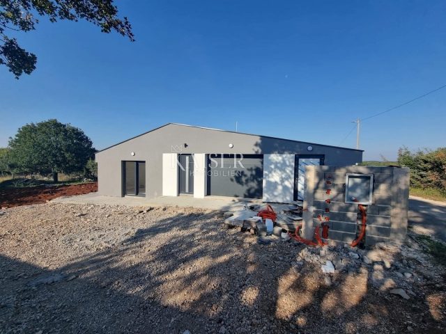 Kuća na prodaju 160 m² – Rebići
