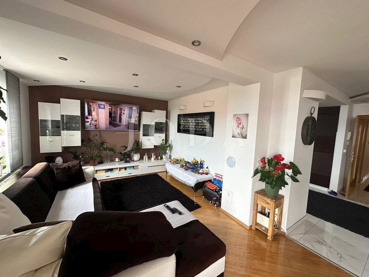 Apartma Na predaj - PRIMORSKO-GORANSKA CRIKVENICA