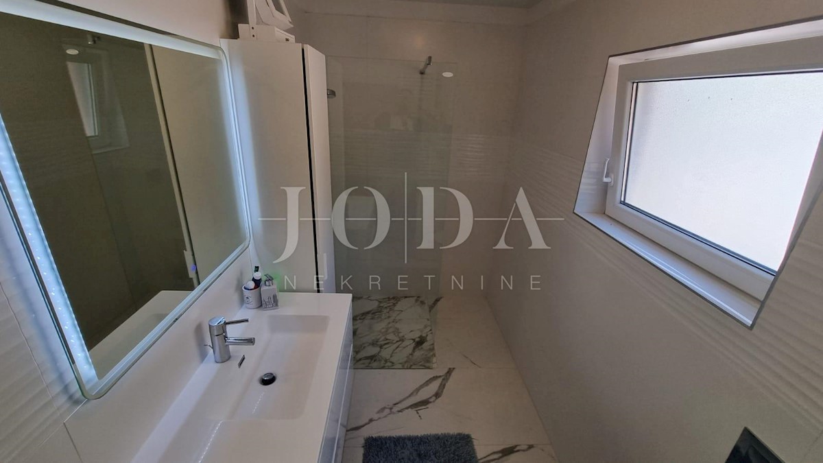 Apartma Na predaj - PRIMORSKO-GORANSKA CRIKVENICA