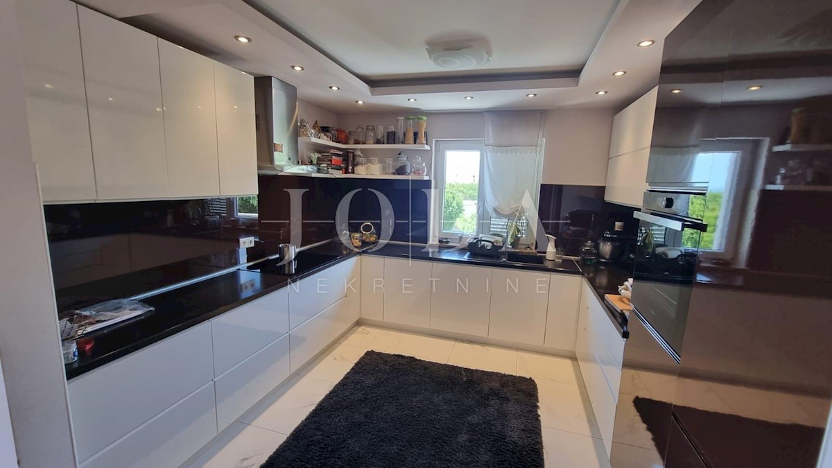 Apartma Na predaj - PRIMORSKO-GORANSKA CRIKVENICA