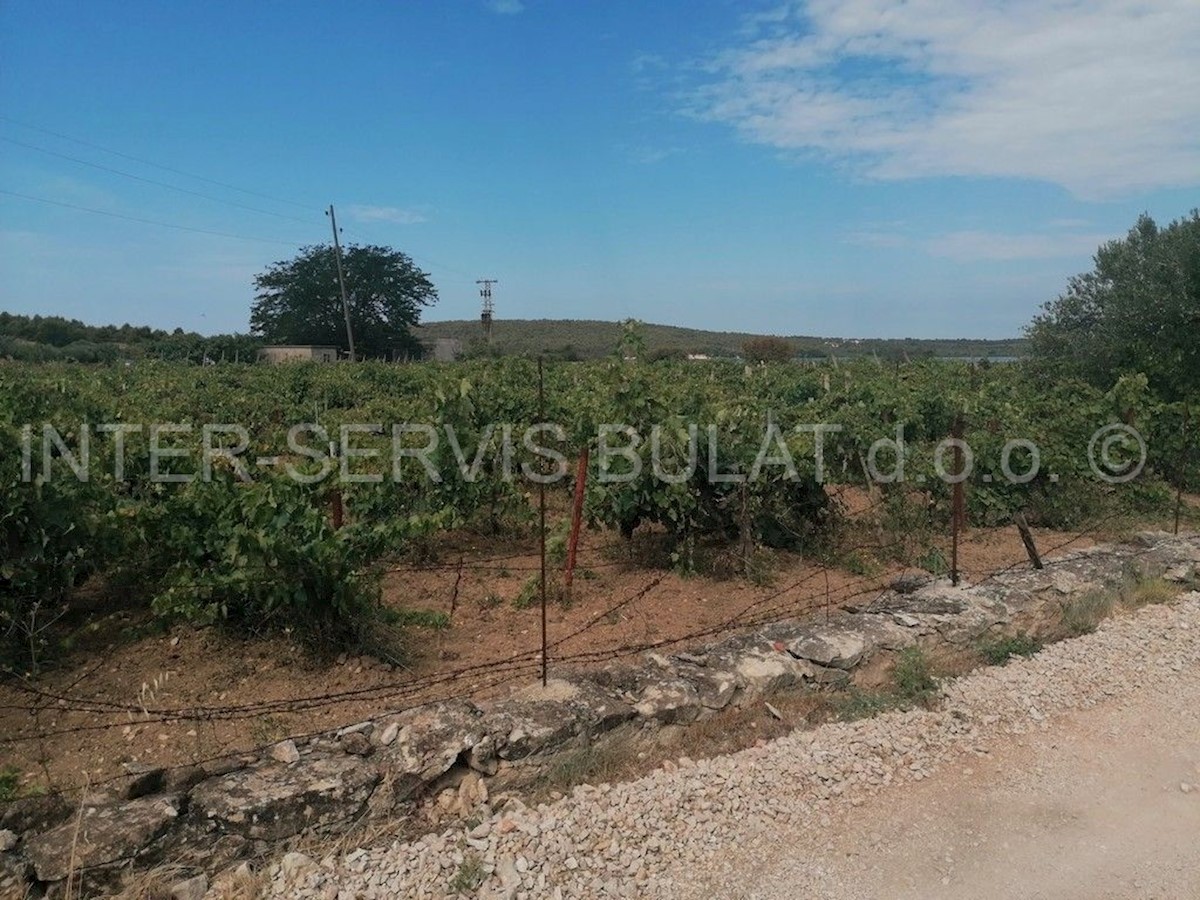 Land For sale - ŠIBENSKO-KNINSKA ŠIBENIK