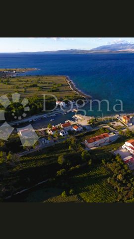 Działka na sprzedaż 7404 m² – Vir