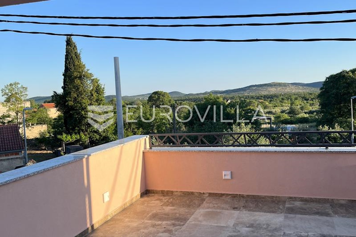 House For sale - ŠIBENSKO-KNINSKA VODICE