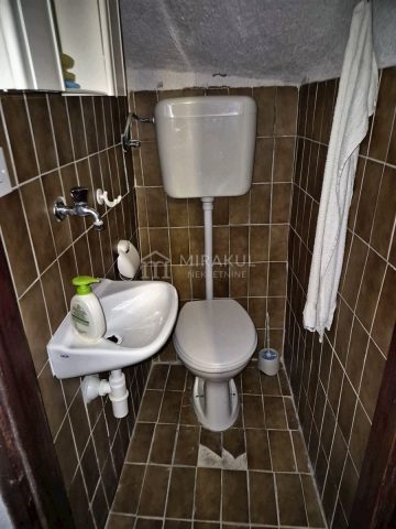 Hiša Naprodaj - šibensko-kninska Murter - foto 5/9