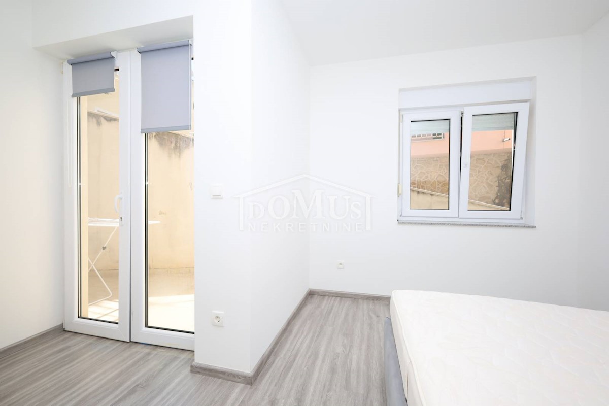 Flat For sale - ŠIBENSKO-KNINSKA VODICE