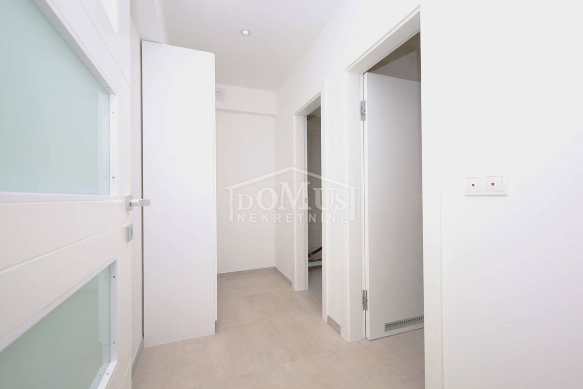Flat For sale - ŠIBENSKO-KNINSKA VODICE