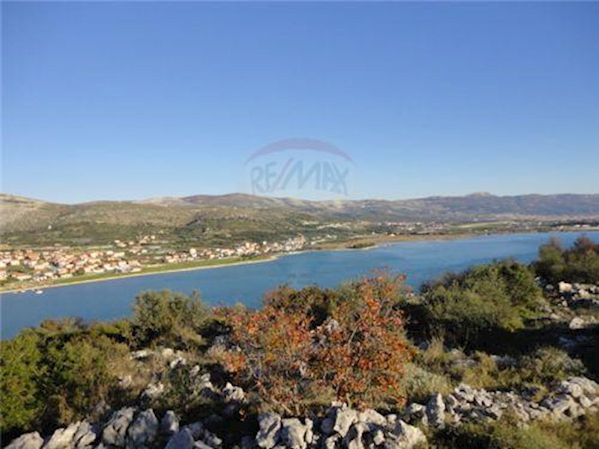 Land For sale - SPLITSKO-DALMATINSKA TROGIR