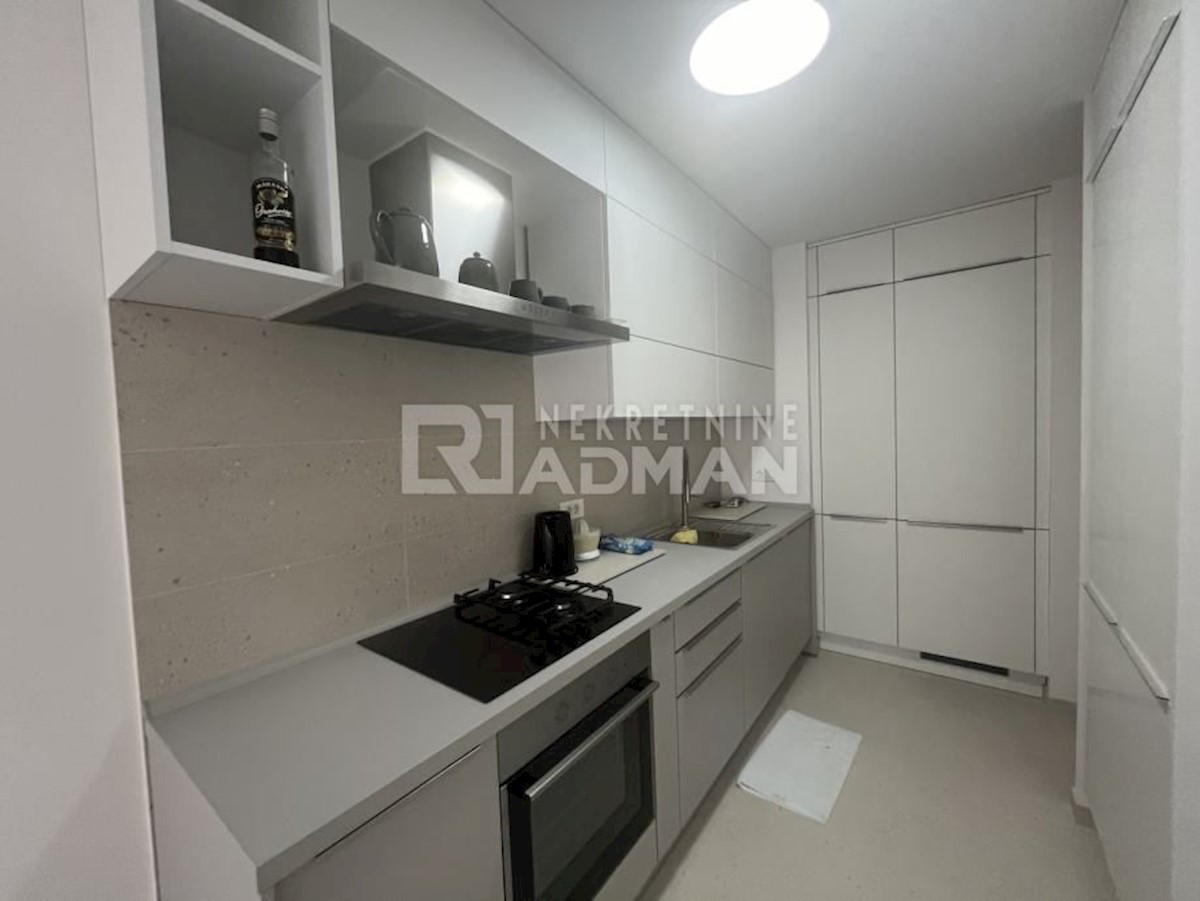 Appartement À louer - SPLITSKO-DALMATINSKA SPLIT