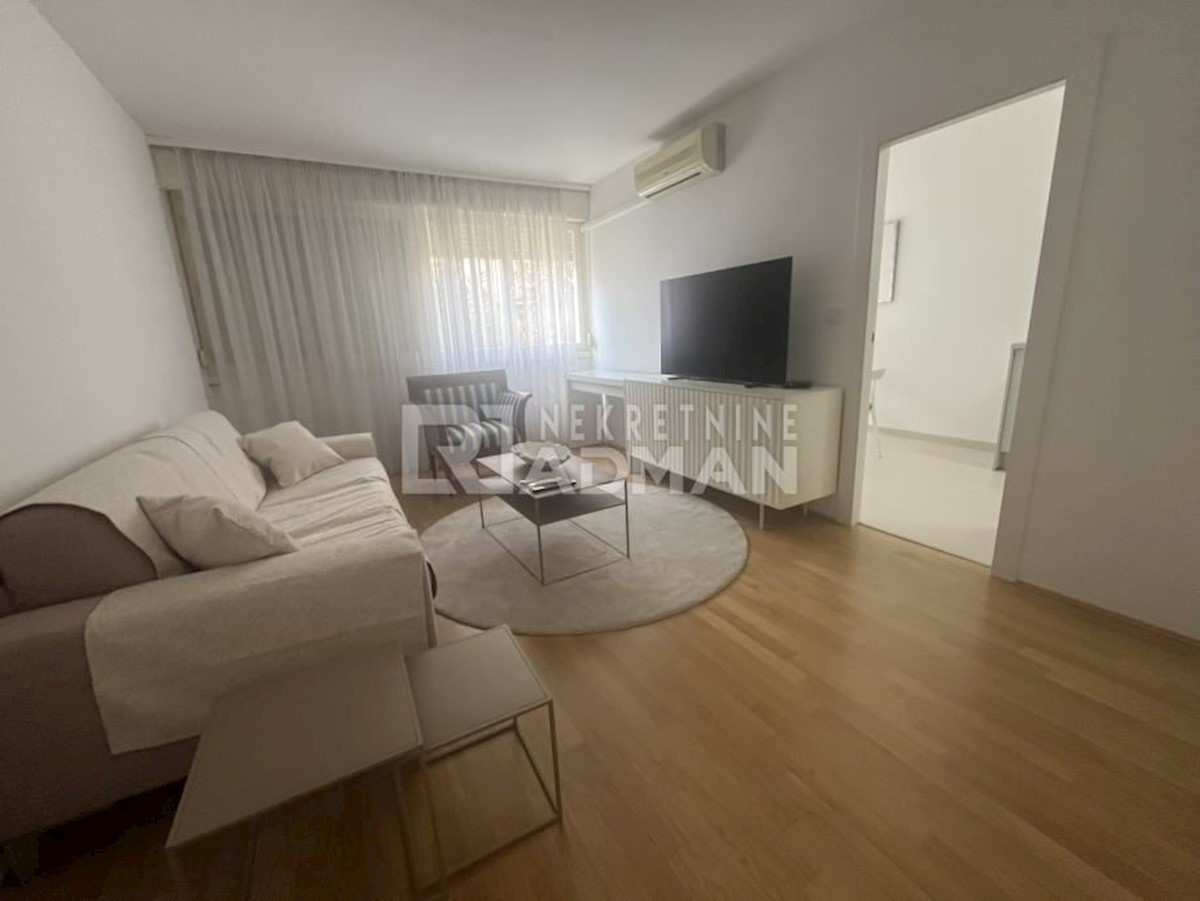 Appartement À louer - SPLITSKO-DALMATINSKA SPLIT