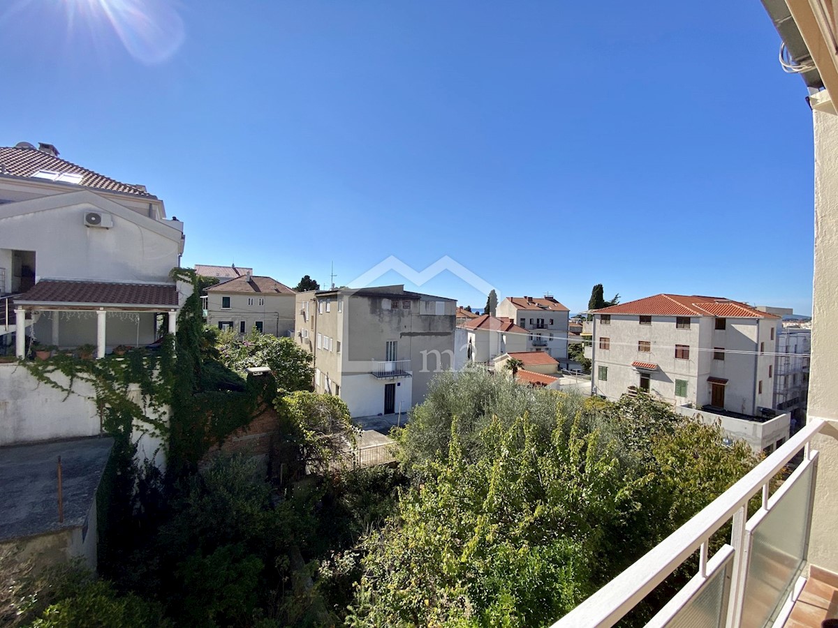 Flat For rent - SPLITSKO-DALMATINSKA SPLIT