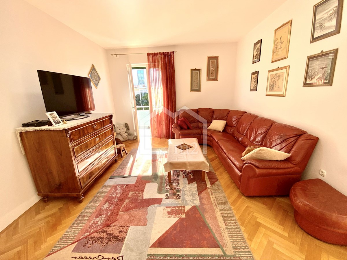 Flat For rent - SPLITSKO-DALMATINSKA SPLIT