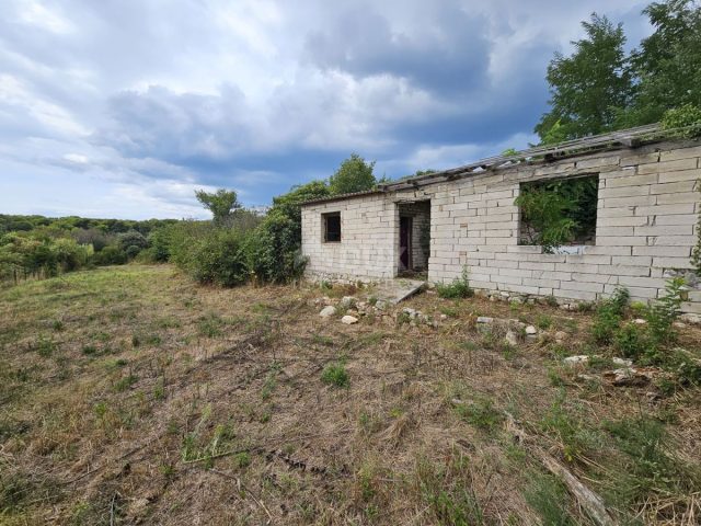 Land for sale 846 m² – Pula