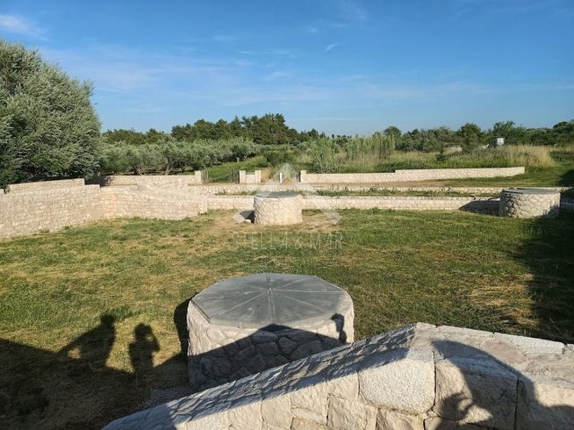 Zemljište na prodaju 1350 m² – Vir
