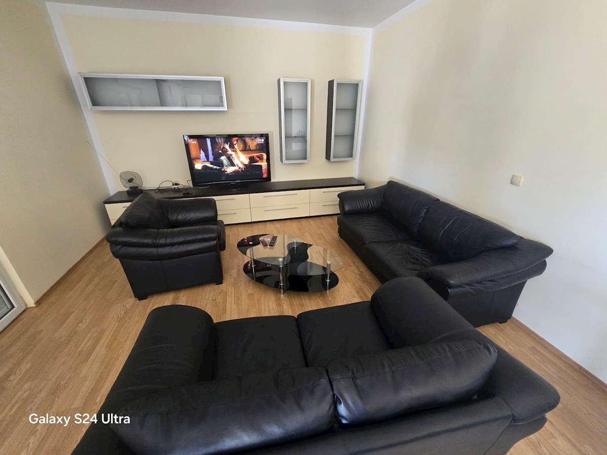 Flat For rent KAŠTEL STARI