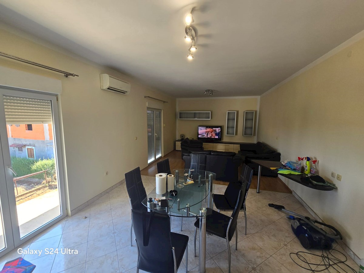 Flat For rent - SPLITSKO-DALMATINSKA KAŠTELA