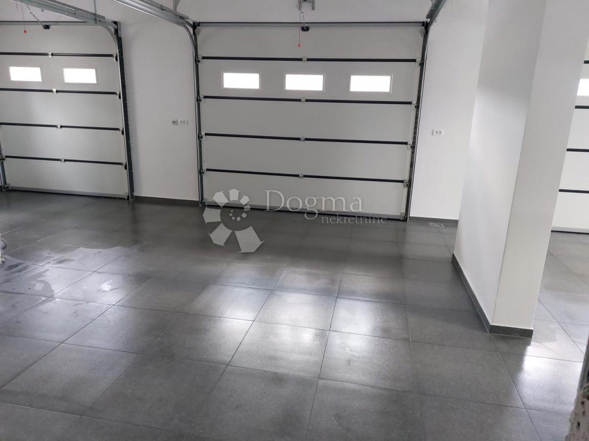 Business premises For sale - ZAGREBAČKA SVETI IVAN ZELINA