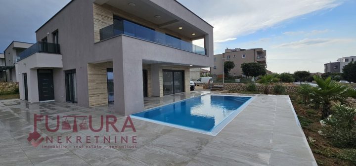 Dům na prodej 208 m² – Mandre