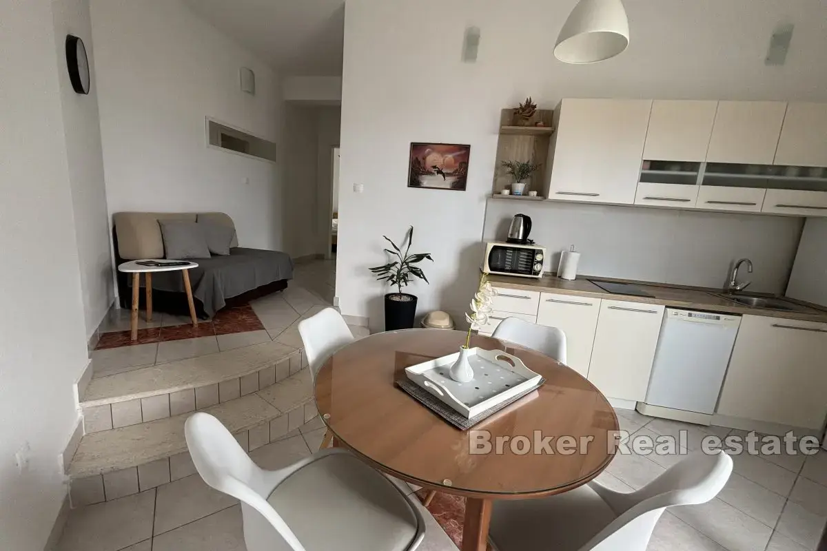 Apartment Zu verkaufen - ŠIBENSKO-KNINSKA ROGOZNICA