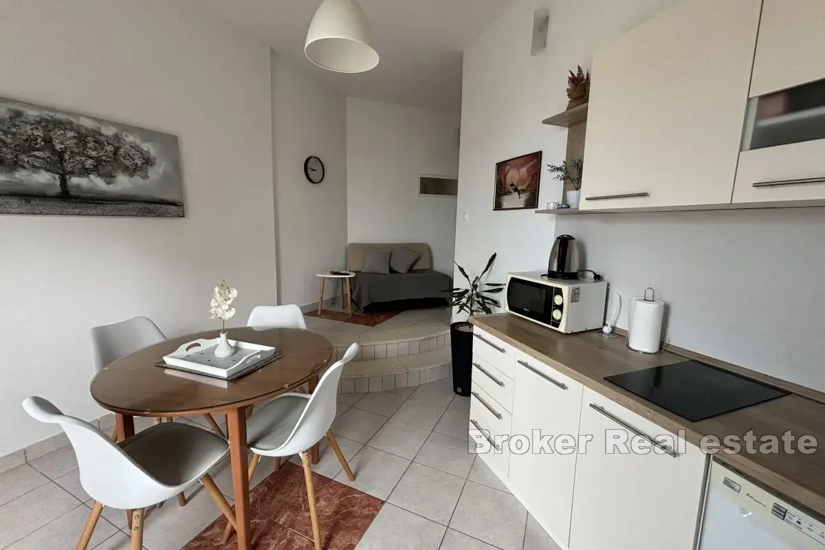 Apartment Zu verkaufen - ŠIBENSKO-KNINSKA ROGOZNICA