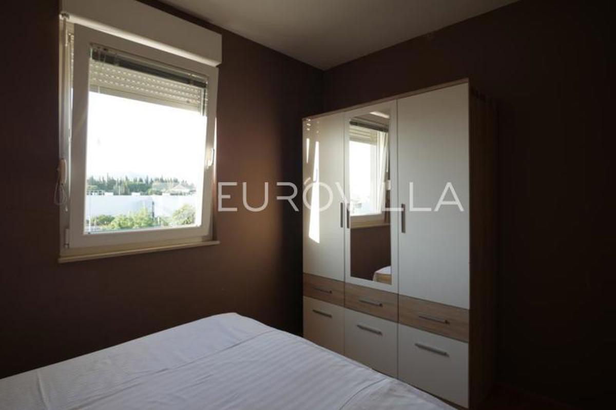 Flat For rent - SPLITSKO-DALMATINSKA SPLIT