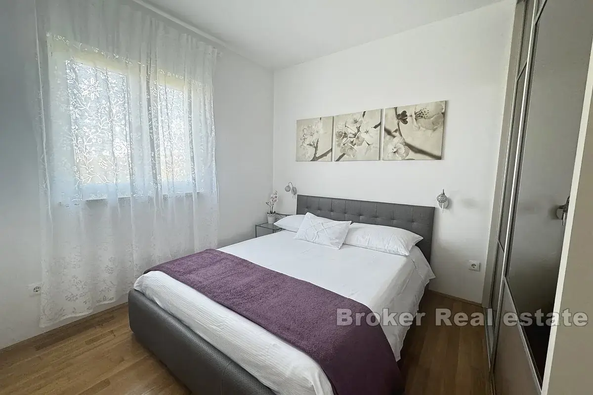 Apartma Na predaj - ŠIBENSKO-KNINSKA ROGOZNICA