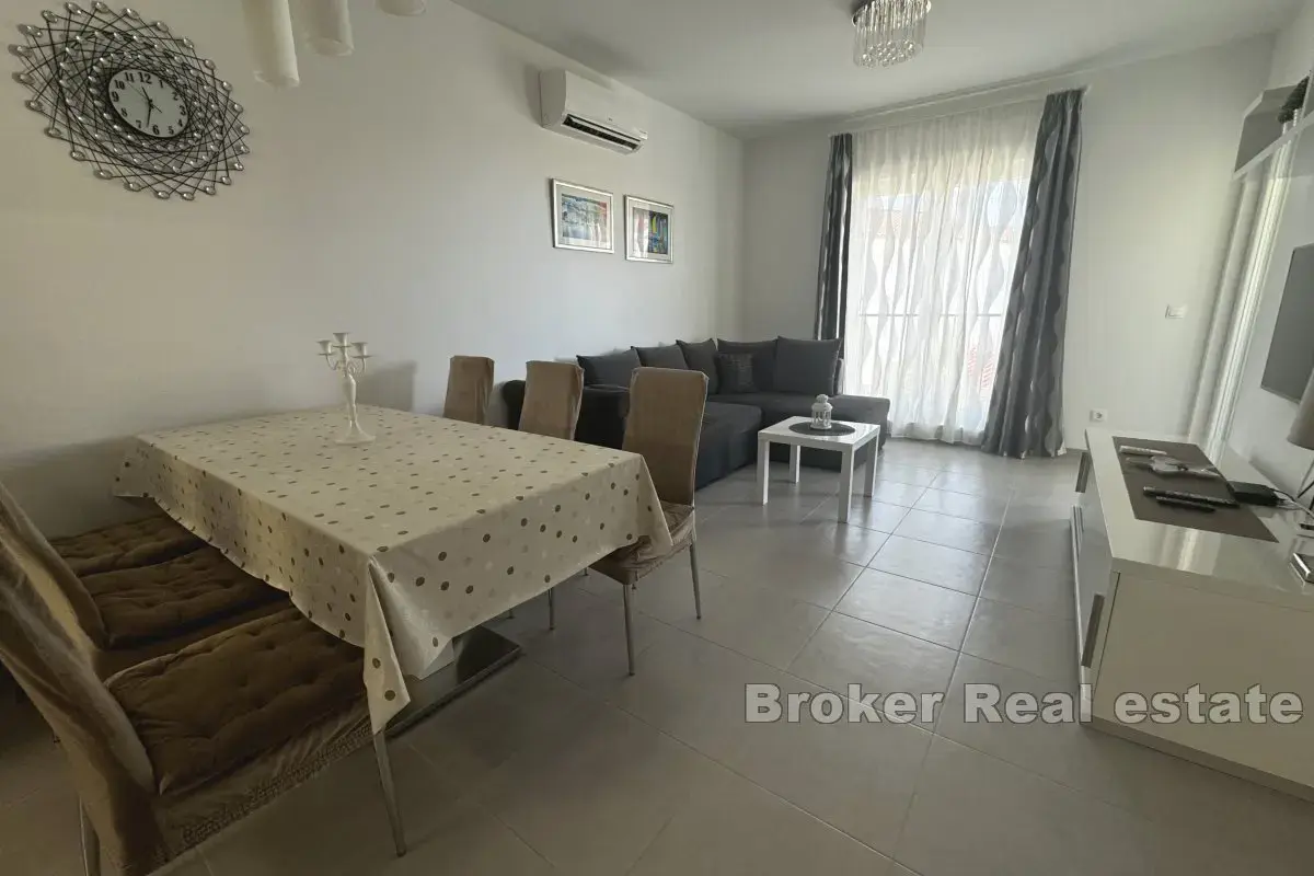 Apartma Na predaj - ŠIBENSKO-KNINSKA ROGOZNICA