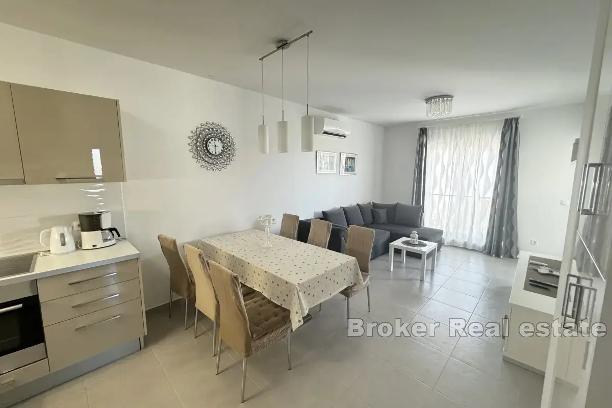 Apartma Na predaj - ŠIBENSKO-KNINSKA ROGOZNICA