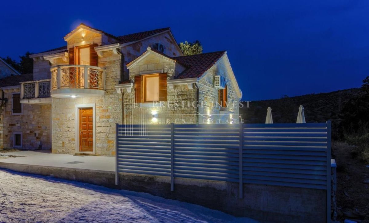 Casa In vendita - SPLITSKO-DALMATINSKA SPLIT