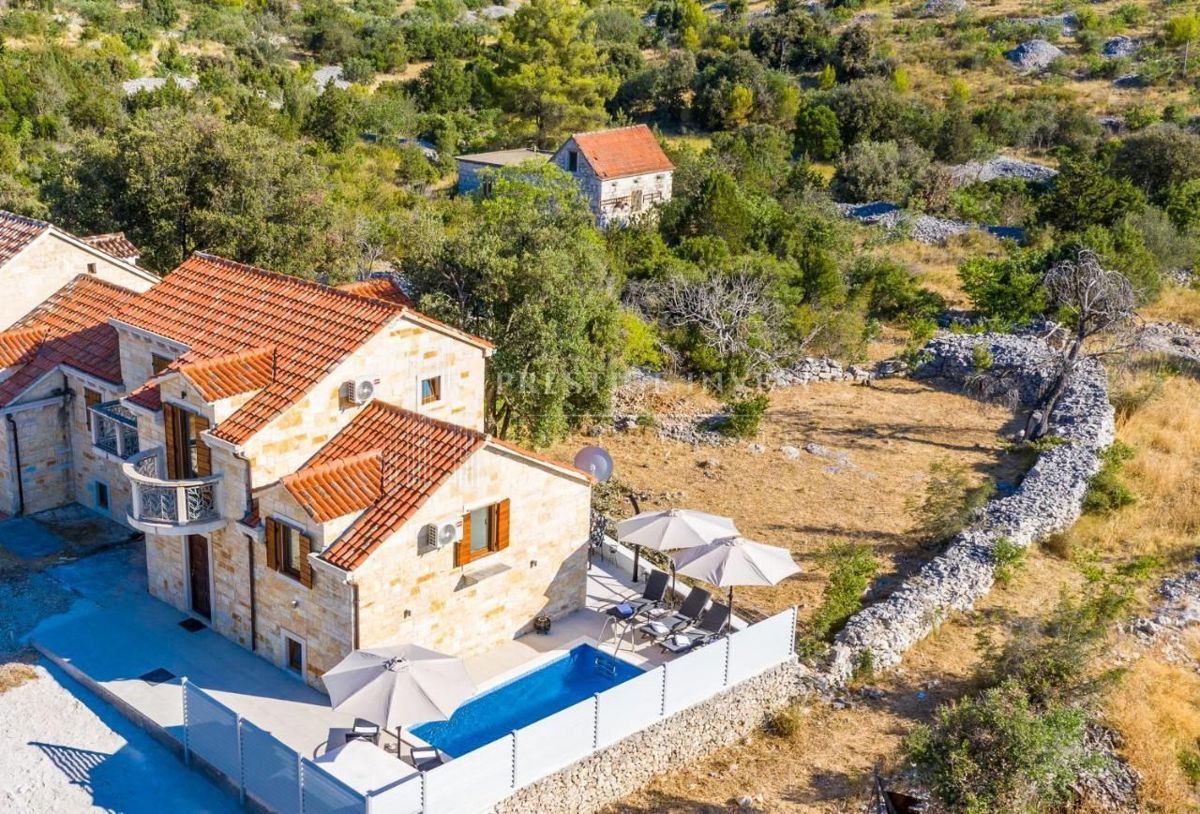 Casa In vendita - SPLITSKO-DALMATINSKA SPLIT