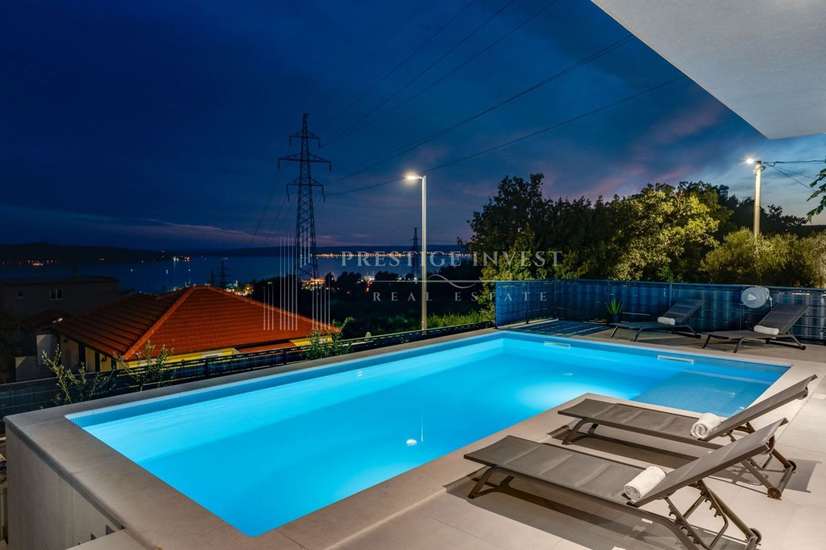 Maison À vendre - SPLITSKO-DALMATINSKA SPLIT