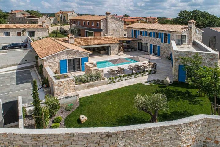 Kuća na prodaju 1330 m² – Kanfanar