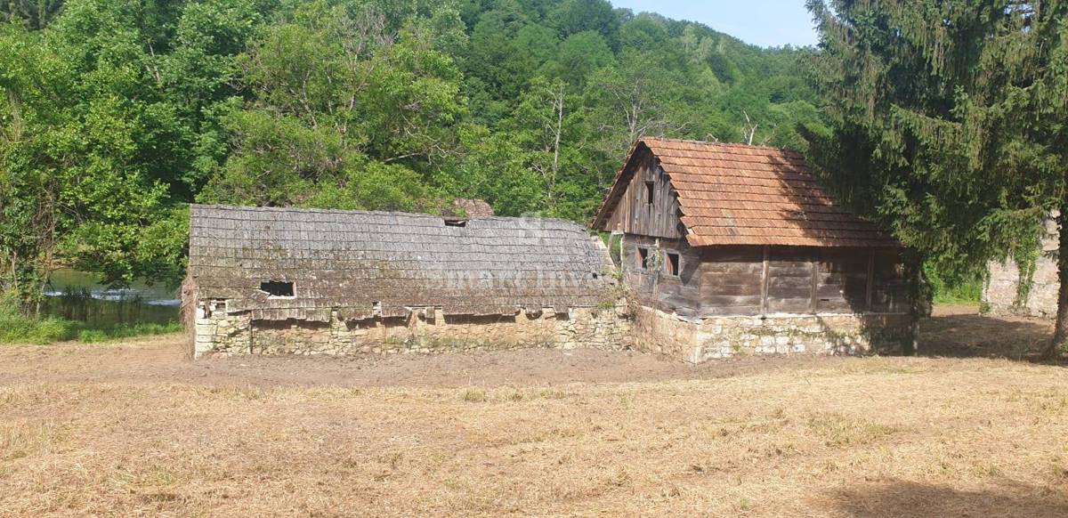 Pozemok Na predaj - KARLOVAČKA SLUNJ