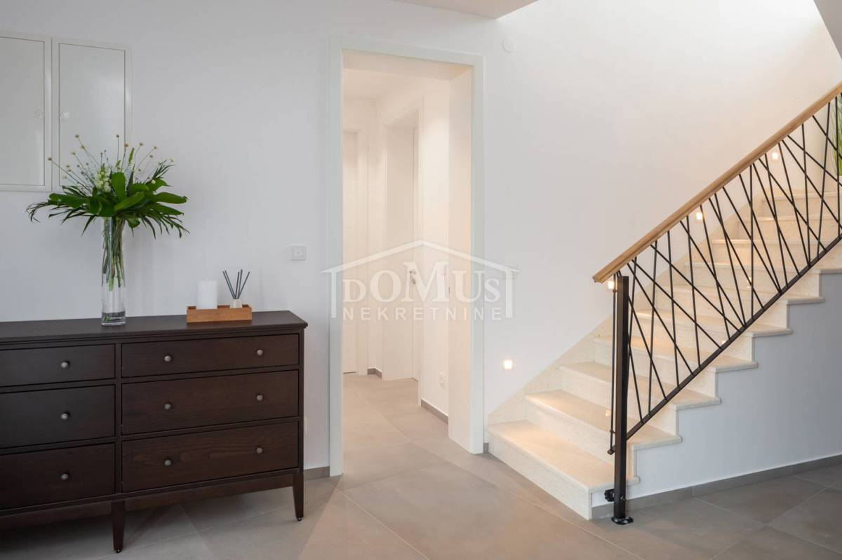 House For sale - ŠIBENSKO-KNINSKA VODICE