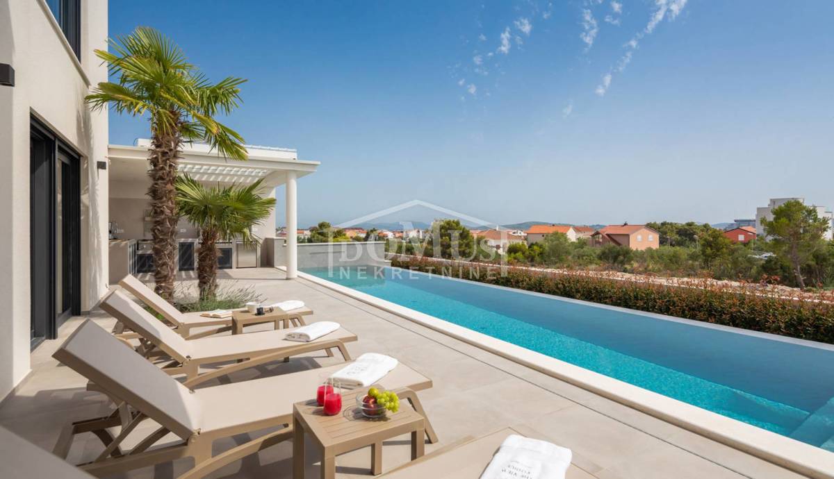 House For sale - ŠIBENSKO-KNINSKA VODICE