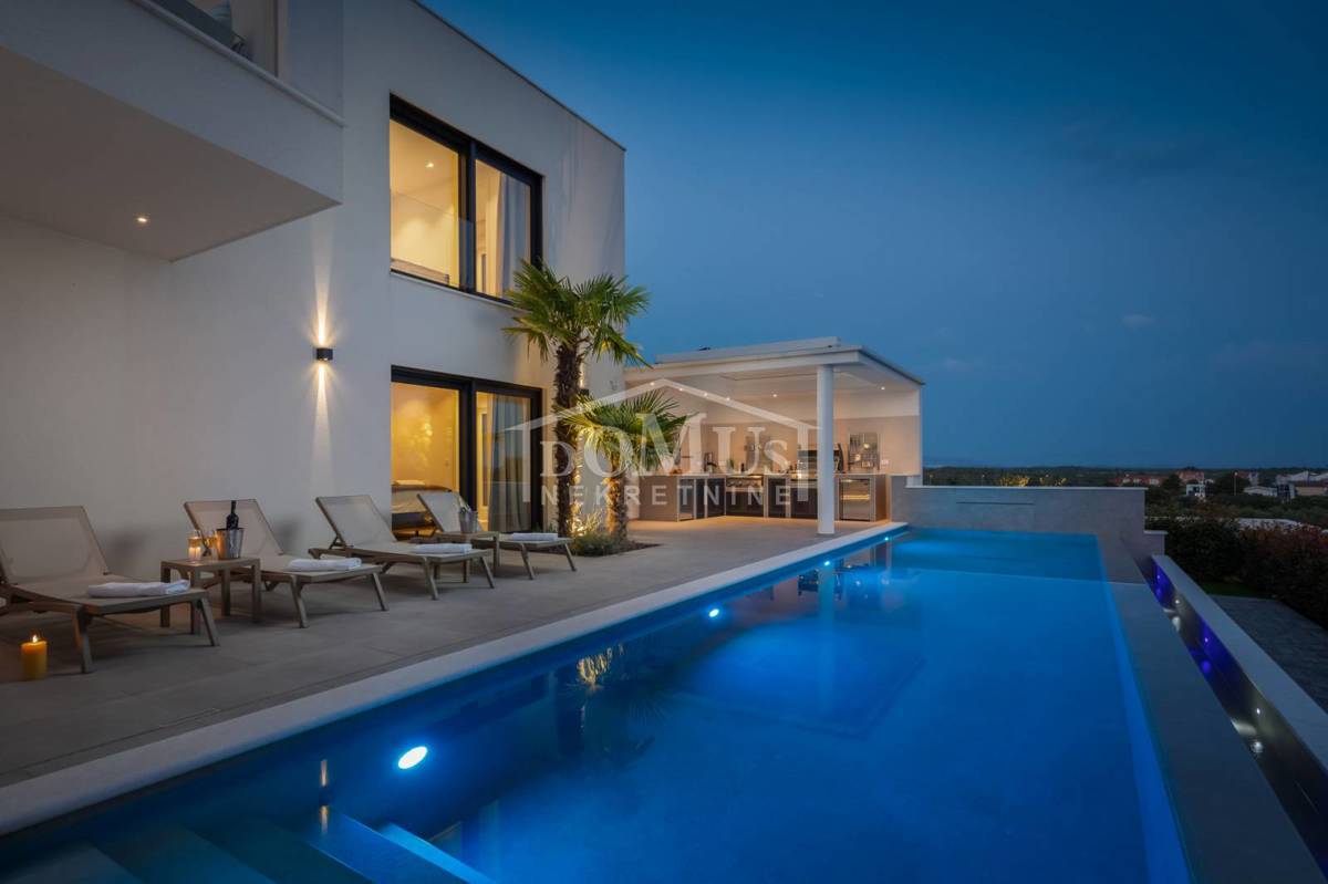 House For sale - ŠIBENSKO-KNINSKA VODICE