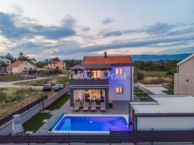 House for sale 160 m² – Privlaka