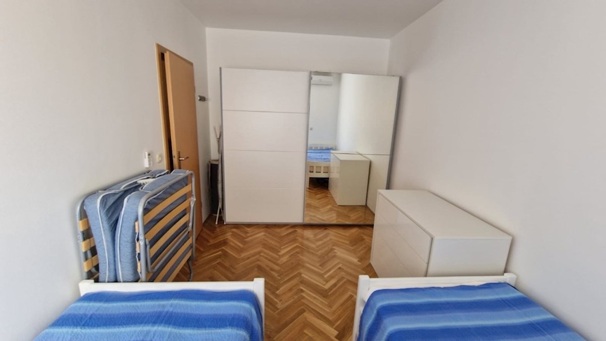 Flat For sale - SPLITSKO-DALMATINSKA BAŠKA VODA