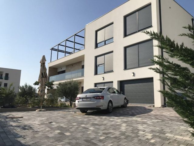 Dom na predaj 350 m² – Rogoznica