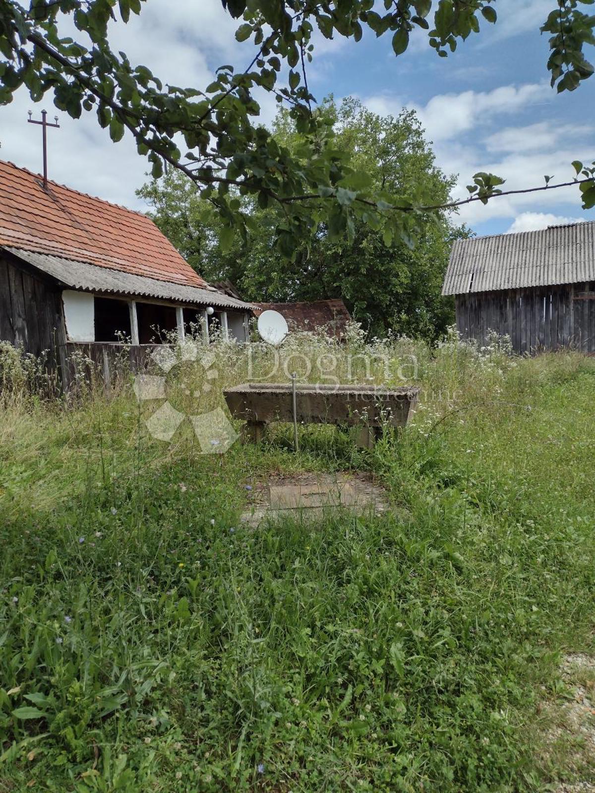 Maison À vendre - SISAČKO-MOSLAVAČKA GVOZD